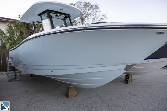 New 2023 Robalo R270  Boat for sale